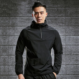เสื้อแจ็คเก็ตผู้ชายแขนยาวกันลมสำหรับออกกำลังกายกลางแจ้ง แห้งเร็ว มีซิปครึ่งตัว ลายพราง โลโก้ด้านหน้า แบบสปอร์ต บุผ้าควิลท์ - Product Image 1