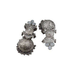 Pendientes de tuerca de moda para mujer, Plata pesada, aspecto similar, cuentas de perlas blancas, piedra Kundan jhumka, pendientes de latón hechos a mano, venta al por mayor - Product Image 3