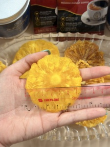 Ananas séché moelleux 250g/500g Jaune doré Prêt à consommer Sans sucre Collation saine Fabriqué au Vietnam pour la vente au détail et les distributeurs - Product Image 2