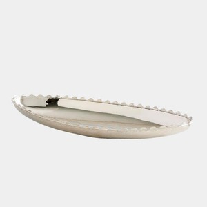 Plateau ovale en aluminium avec bord festonné, design moderne, vase de table fait main - Écologique et de haute qualité - Product Image 3