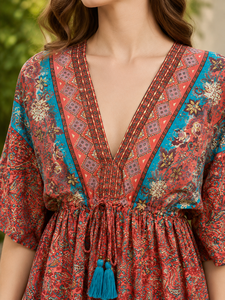 Vestido Occidental Cómodo de Alta Calidad con Estampado Floral Rojo, Cuello en V con Cordones, Media Manga, Dobladillo con Volantes y Cintura Ajustable para Mujer - Product Image 5