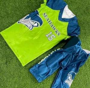 ชุดเสื้อฟุตบอลอเมริกันแบบกำหนดเองของแบล็คฮอว์กส์ สำหรับทุกเพศ สีเหลืองดำ ระบายเหงื่อได้ดี ป้องกันแบคทีเรีย คอวี แขนสั้น - Product Image 3