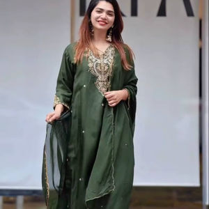 <b>PRESENTING</b> TRADITIONAL PAKISTANI READY to WEAR PARTY COLLECTION with EMBROIDERY SEQUENSE WORK TOP-PENT with DUPATTA - Product Image 1