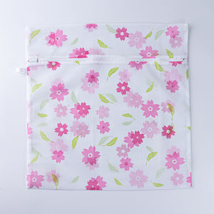 Bolsa de Lavandería de Malla 100% Poliéster de 40x50cm con Cremallera, Diseño Floral Sakura, Plegable y Duradera para Protección de Ropa, Servicio OEM - Product Image 1