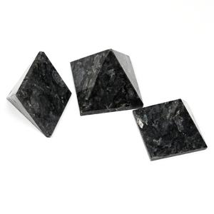 Pierre de sang africaine Pyramide de quartz Cristal de guérison naturel pour la méditation énergétique et l'artisanat en pierre semi-précieuse Feng Shui - Product Image 6