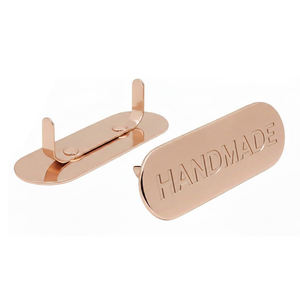 Etiqueta metálica con logotipo de marca para accesorios de bolsos personalizados con púas - Product Image 4