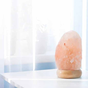 Lámpara de Sal del Himalaya Roja, Luz de Mesa de Cristal de Roca Natural para Decoración de Interiores del Hogar, Dormitorio, Oficina, Sala de Estar y Regalo Especial - Product Image 2