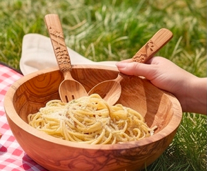 Ensemble cuillère et fourchette en bois avec manche sculpté motif raisin, finition mate, style vintage, pour le camping et l'hôtellerie - Product Image 3
