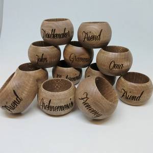 Anneaux de serviette en bois ronds de 4,5 cm de large, gravés, personnalisés, décoration de table classique, design durable - Product Image 5