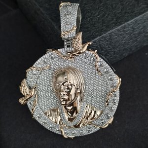 Pendentif Moissanite Personnalisé en Disque Rond, Cadeau pour Rapper, Plaqué Or Rose avec Argent Sterling 925, Breloques Personnalisables - Product Image 5