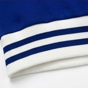 เสื้อสเวตเชิ้ตผู้ชายคอวี แขนยาว ทรงปกติ ผ้าคอตตอนฟลีซ แต่งแถบยางยืดลายทาง คุณภาพสูง พร้อมปักโลโก้ตามสั่ง - Product Image 3