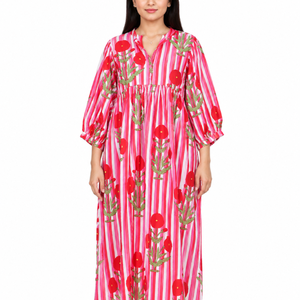 Belle robe en coton à motifs floraux, imprimée à la main, pour un usage décontracté. - Product Image 1