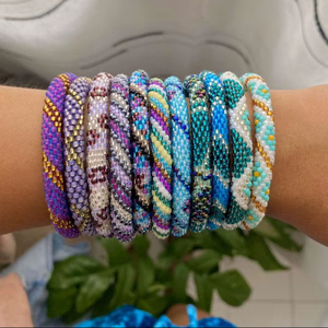 Conjunto de pulseras de cuerda de ganchillo con cuentas de cristal bohemias, joyería tubular multicolor para la muñeca, accesorio de uso diario para mujer - Product Image 1