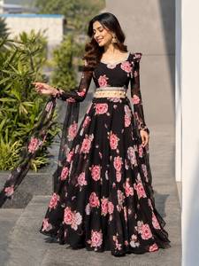 Lehenga Choli con Estampado Floral Tradicional para Niñas Georgette, con Dupatta, Ropa India para Bodas y Fiestas - Product Image 1