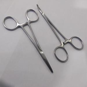Pinzas Hemostáticas Curvas de Acero Inoxidable MEDIHEAL SURGICAL CORPORATION de 5 Pulgadas (12.5cm) con Puntas Serradas - Product Image 1