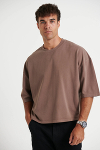 เสื้อยืดโอเวอร์ไซส์ทรงบ็อกซี่สำหรับผู้ชาย ผ้าฝ้าย 100% 180 กรัม แขนสั้น คอกลม สวมใส่สบาย เป็นมิตรกับสิ่งแวดล้อม ระบายอากาศได้ดี พิมพ์ลายซิลค์สกรีน - Product Image 4