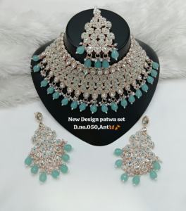 Lucentarts Joyería Étnica para Mujer, la Más Moderna para Bodas Indias, con Circonitas en Forma de Pera y Perlas de Imitación, Bañada en Oro Rosa - Product Image 2