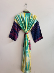 Kimono vintage de seda suave y cómodo, hecho a mano, teñido a mano, bata larga, pareo de playa - Product Image 6