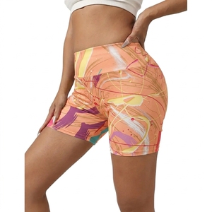 Leggings courts unis en nylon et élasthanne pour femmes, coupe ajustée, respirants, à séchage rapide, à maintien élevé, pour la gym et le yoga, personnalisables en gros - Product Image 4