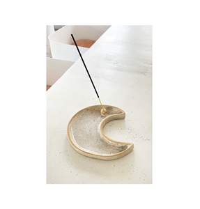 Porte-encens Japandi en terre cuite blanche, plateau en céramique minimaliste motif lunaire, abstrait et cosmique, pour aromathérapie et récupération des cendres - Product Image 2