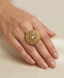 Bague ethnique florale sculptée et embossée, grande, ronde, cloutée, faite à la main, bijoux de mariée, tenue festive ethnique traditionnelle, vente en gros - Product Image 6