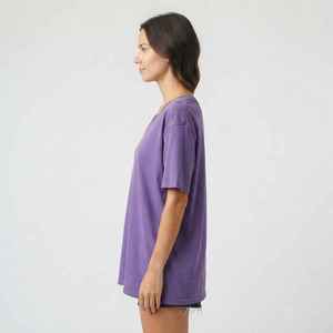 T-shirt décontracté pour femme, violet, col en V, manches courtes, coupe ample, 100 % coton, jersey imprimé avec logo - Product Image 5