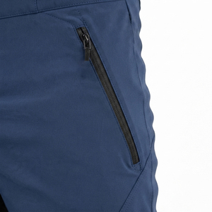 Shorts de VTT premium avec poches zippées, légers, pour homme, idéaux pour le trail. - Product Image 5