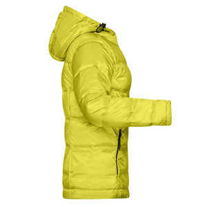 Blouson d'hiver urbain coupe décontractée avec rembourrage doux et isolant, col montant, fermeture éclair sur le devant et style moderne pour un usage décontracté - Product Image 3