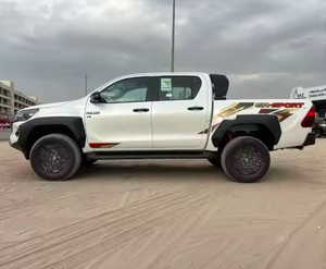 Camioneta Toyota Hilux GR Sport Doble Cabina 2023 Usada en Excelentes Condiciones con Bajo Kilometraje - Product Image 2