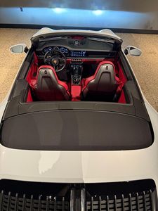 รถปอร์เช่ 911 คาร์เรรา จีทีเอส คาบริโอเล็ต ปี 2023 ทุกคัน พร้อมจัดส่งทั่วโลก - Product Image 2