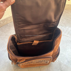 Offre Spéciale Western usiné à la main en cuir suédé botte point couche sac à dos à la main en cuir Floral luxe sac à dos pour ordinateur portable pour unisexe - Product Image 5