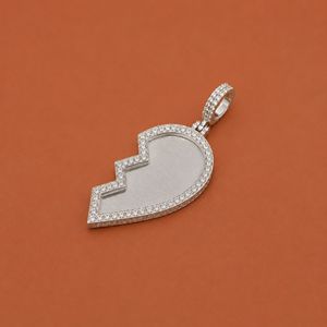 Pendentif personnalisé en argent S925 style hip-hop, serti de moissanite VVS, en forme de cœur brisé avec photo - Product Image 2