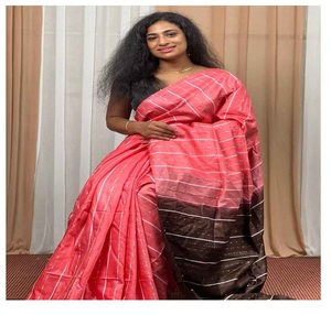 Sari de Seda Katan Rosa Coral para Mujer, Traje Tradicional Étnico con Diseño Drapeado para Ocasiones Festivas con Patrón a Rayas - Product Image 4