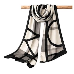 Écharpe imprimée en viscose noire et blanche pour femme, motif géométrique moderne, châle léger et doux, étole élégante et tendance - Product Image 3