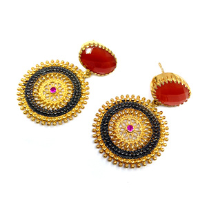 Boucles d'oreilles pendantes vintage plaquées or 22 carats avec pierre de corail et motif floral en pierre rose pour femme, bijoux de fête - Product Image 6