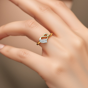 Bague en or jaune 10 carats en forme de cœur avec diamant pour femme |   Bijou de promesse d'amour pour anniversaire, coupe ronde 0,10 TCW, élégant et tendance - Product Image 2