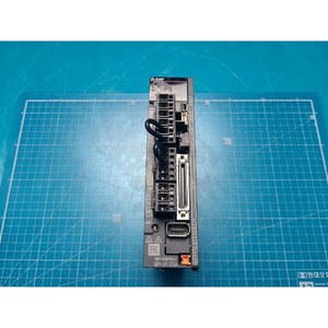 Amplificateur servo AC Mitsubishi MR-J4-20A d'occasion, comme il est, pièces d'équipement semi-conducteur Legacy - Product Image 4