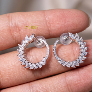 Boucles d'oreilles classiques pour femmes en or blanc avec diamant de laboratoire taille poire couleur D, pour tous les jours, mariage et fiançailles - Product Image 4