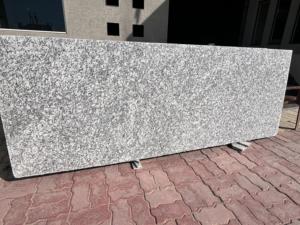 Nouvelle Arrivée Prochaine : Dalle de Granit Blanc Flamé Céramique Platine - Design Moderne, Durable pour Comptoirs et Revêtements de Sol, Origine Gujarat - Product Image 3
