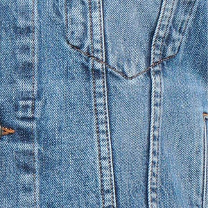 Veste en jean classique pour homme avec fermeture boutonnée et poches poitrine, idéale pour un style décontracté au quotidien - Product Image 4
