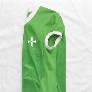 เสื้อเจอร์ซีย์อเมริกันฟุตบอลชาย คอวี ผ้าพิมพ์ลายด้วยความร้อน 100% โพลีเอสเตอร์ ยี่ห้อ RIVIAN ATLANTIC - Product Image 6