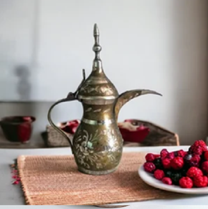 Exquisite silver-plated Dallah with gold bands and floral filigree, available at wholesale prices, perfect for luxury serving. - Product Image 5
