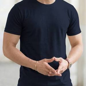 T-shirt confortable en mélange de coton à col rond pour tous les jours, avec une coupe droite et des manches courtes lisses pour un style fiable. - Product Image 1