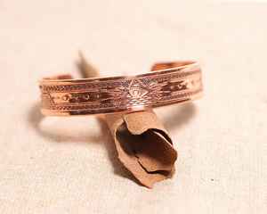 Bracelet en cuivre magnétique fait main, bijou énergétique, bracelet en cuivre œil d'Horus, bracelet en cuivre énergétique fait main - Product Image 2