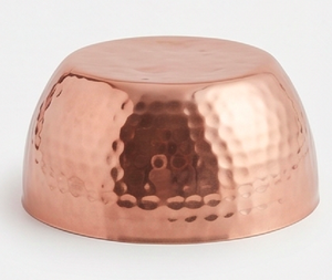 Bol en cuivre fait main avec un design martelé pour servir les aliments, vaisselle moderne, idéal pour offrir et pour la table. - Product Image 2