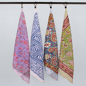 Bandana en coton fait main, imprimé floral ethnique, multicolore, magnifique collection d'été, foulard, accessoires de voyage et cadeaux - Product Image 1