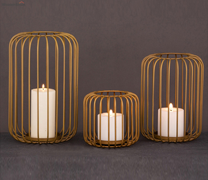 Support de bougie en métal artisanal en gros pour cadeaux, célébrations et décoration intérieure – Disponible à la vente - Product Image 2