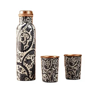 Ensemble de bouteilles d'eau en cuivre avec couvercle et 2 verres pour la maison, le bureau, les voyages, le camping, les pique-niques, les sorties scolaires - Product Image 3