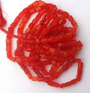 ลูกปัดหินแคลเซโดนีสีส้มธรรมชาติทรงเหลี่ยมแบบก้อน สำหรับทำเครื่องประดับ ขายส่ง - Product Image 1