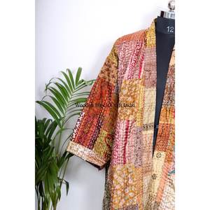 Robe de chambre vintage, kimono, veste en soie matelassée patchwork Kantha, veste multicolores avec ceinture à nouer, manteaux d'hiver pour femmes - Product Image 2